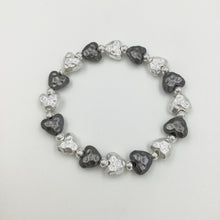Load image into Gallery viewer, Stretch Hammered Heart Bracelet
