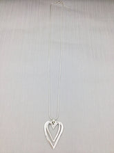 Load image into Gallery viewer, Long Heart Necklace

