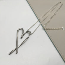 Load image into Gallery viewer, Long Heart Necklace

