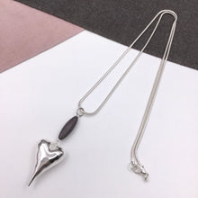 Load image into Gallery viewer, Long Heart Necklace
